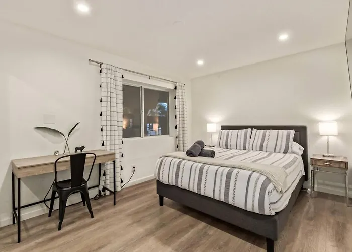 Remodeled 2br Phx Gem With Free Parking