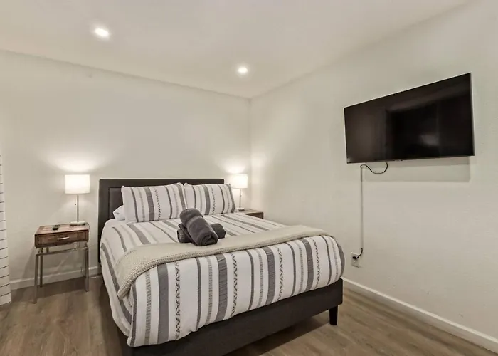 Remodeled 2br Phx Gem With Free Parking Holiday home