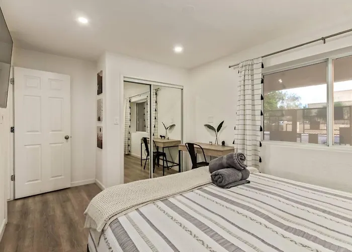 Remodeled 2br Phx Gem With Free Parking Phoenix